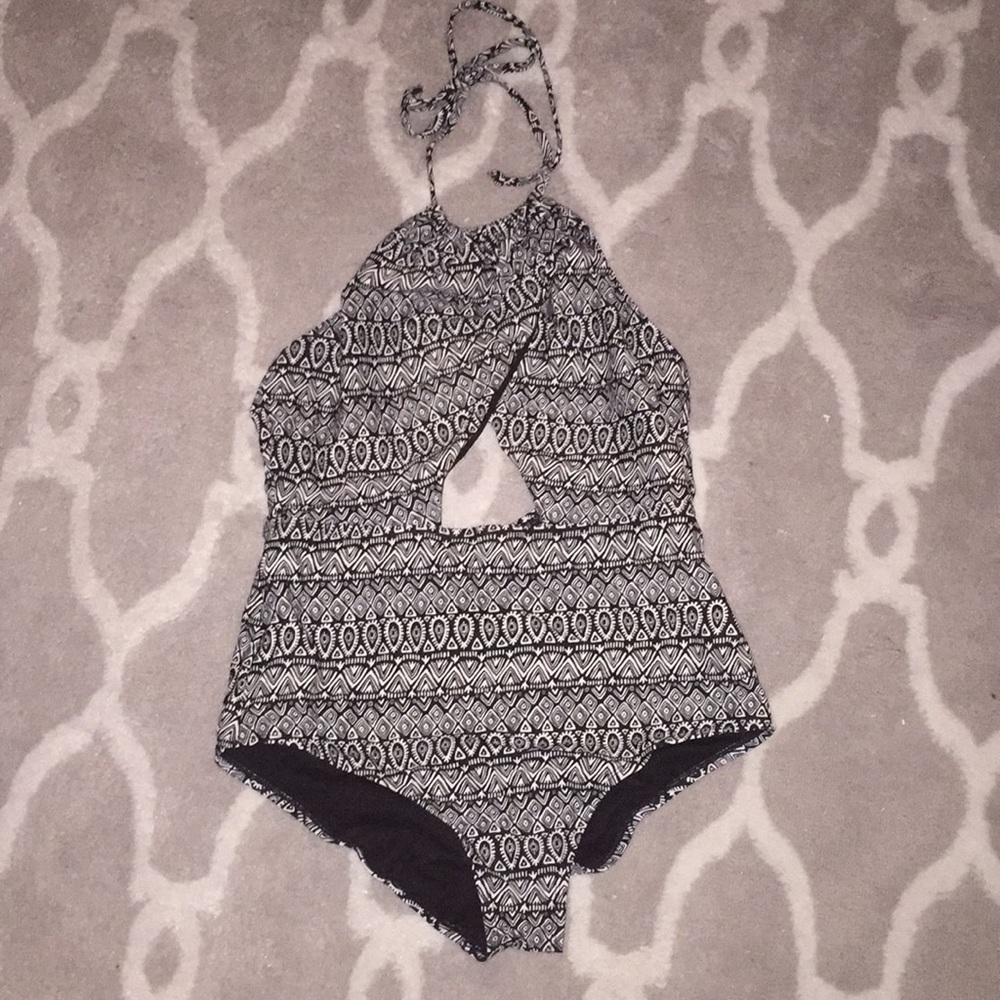 Super cute printed bathing suit!